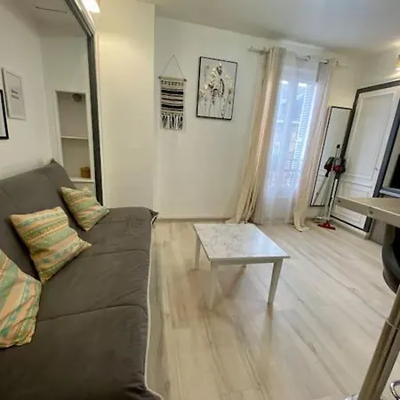 Jeanne D'arc Apartment